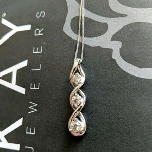 White gold 3 diamond necklace